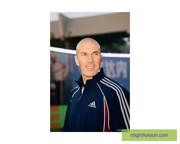 齐达内坚韧不拔职业精神激励年轻球员追逐梦想，表现令人钦佩