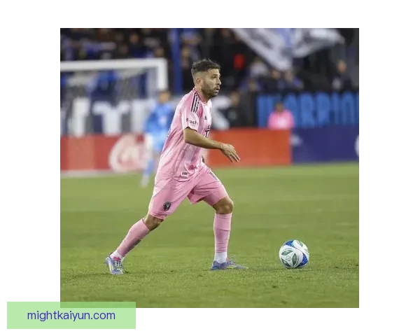 阿什拉夫与阿尔巴的对决值得关注，两位后卫在攻防两端的表现均引人注目。